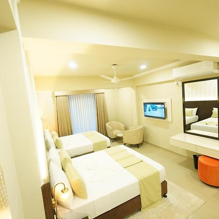 Hotel Grand Amanee 라트나푸라 외부 사진