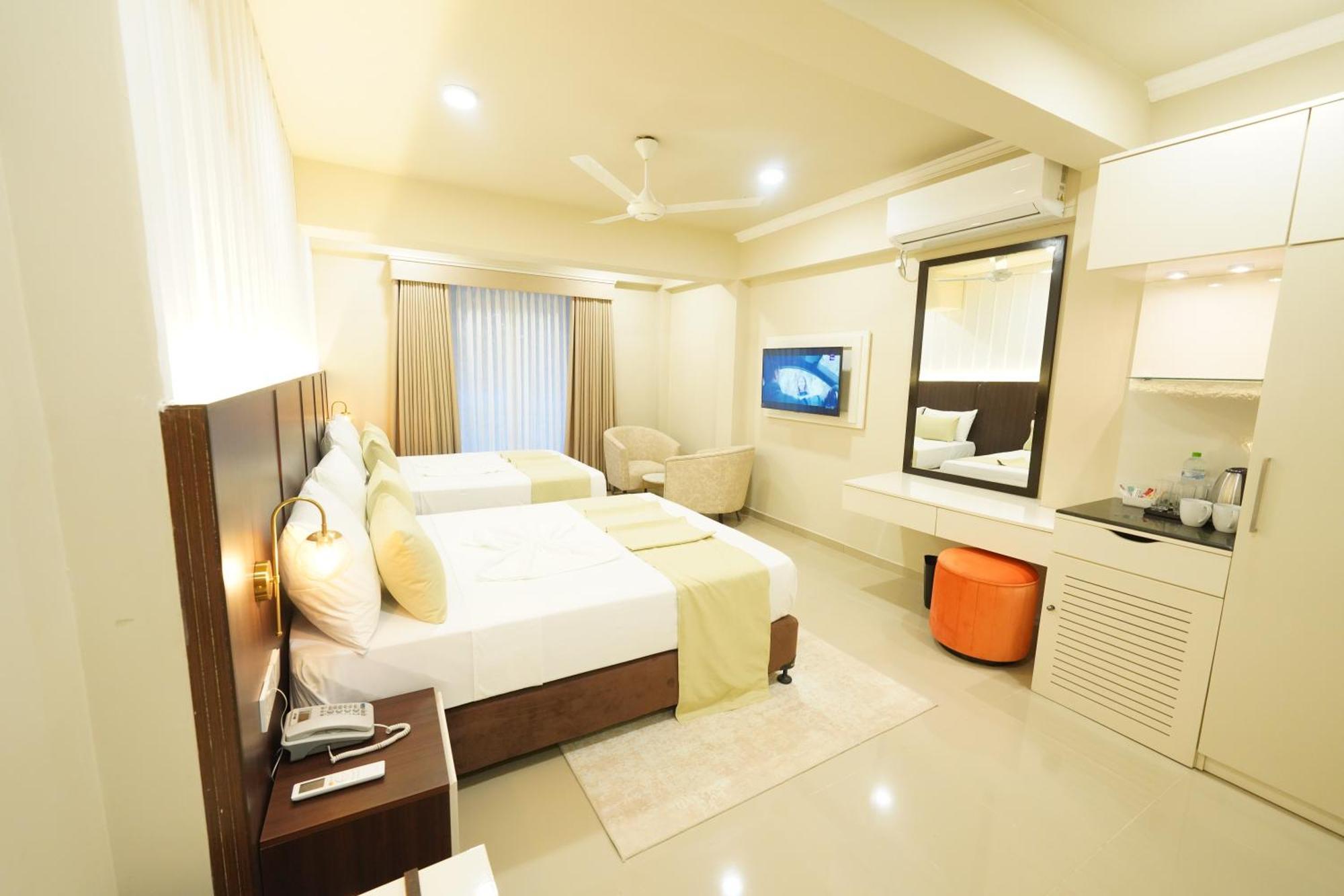 Hotel Grand Amanee 라트나푸라 외부 사진