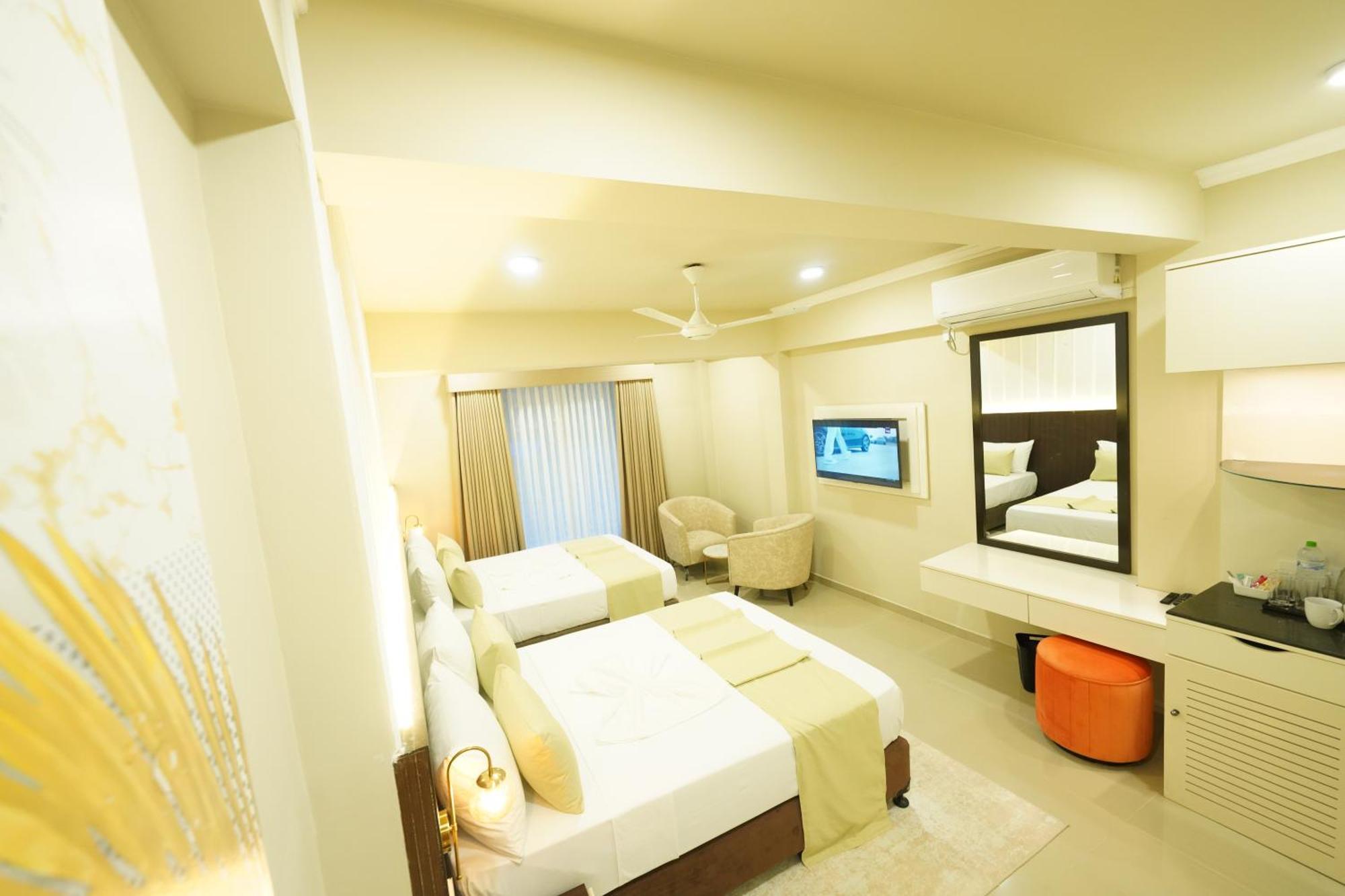 Hotel Grand Amanee 라트나푸라 외부 사진