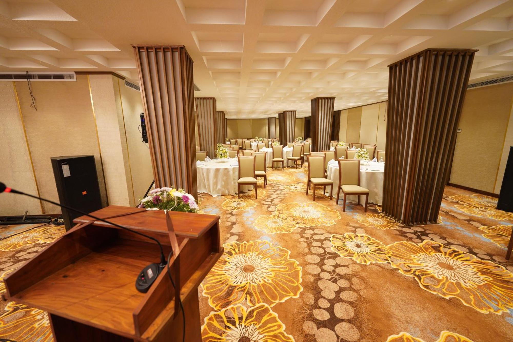 Hotel Grand Amanee 라트나푸라 외부 사진