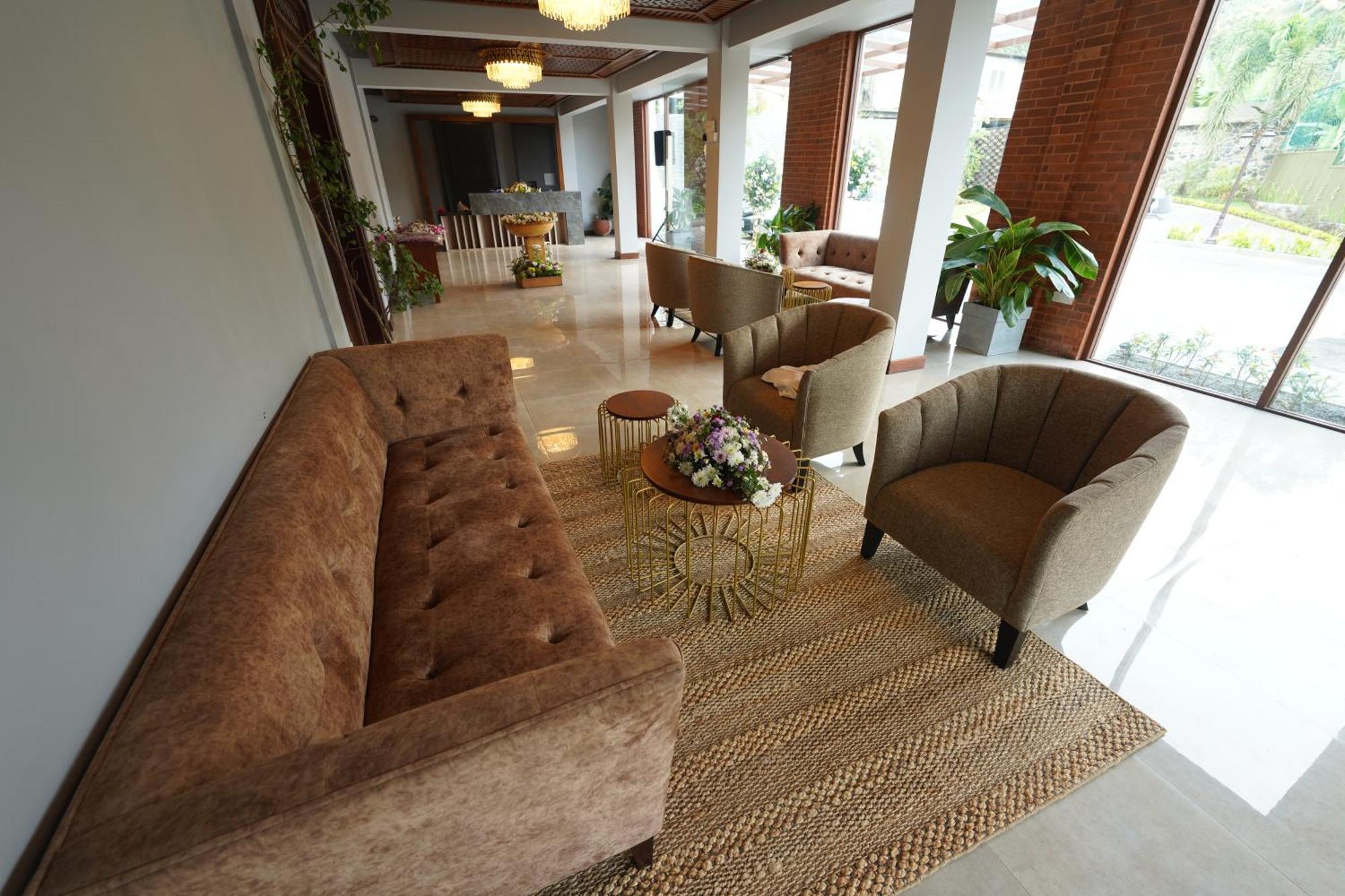 Hotel Grand Amanee 라트나푸라 외부 사진