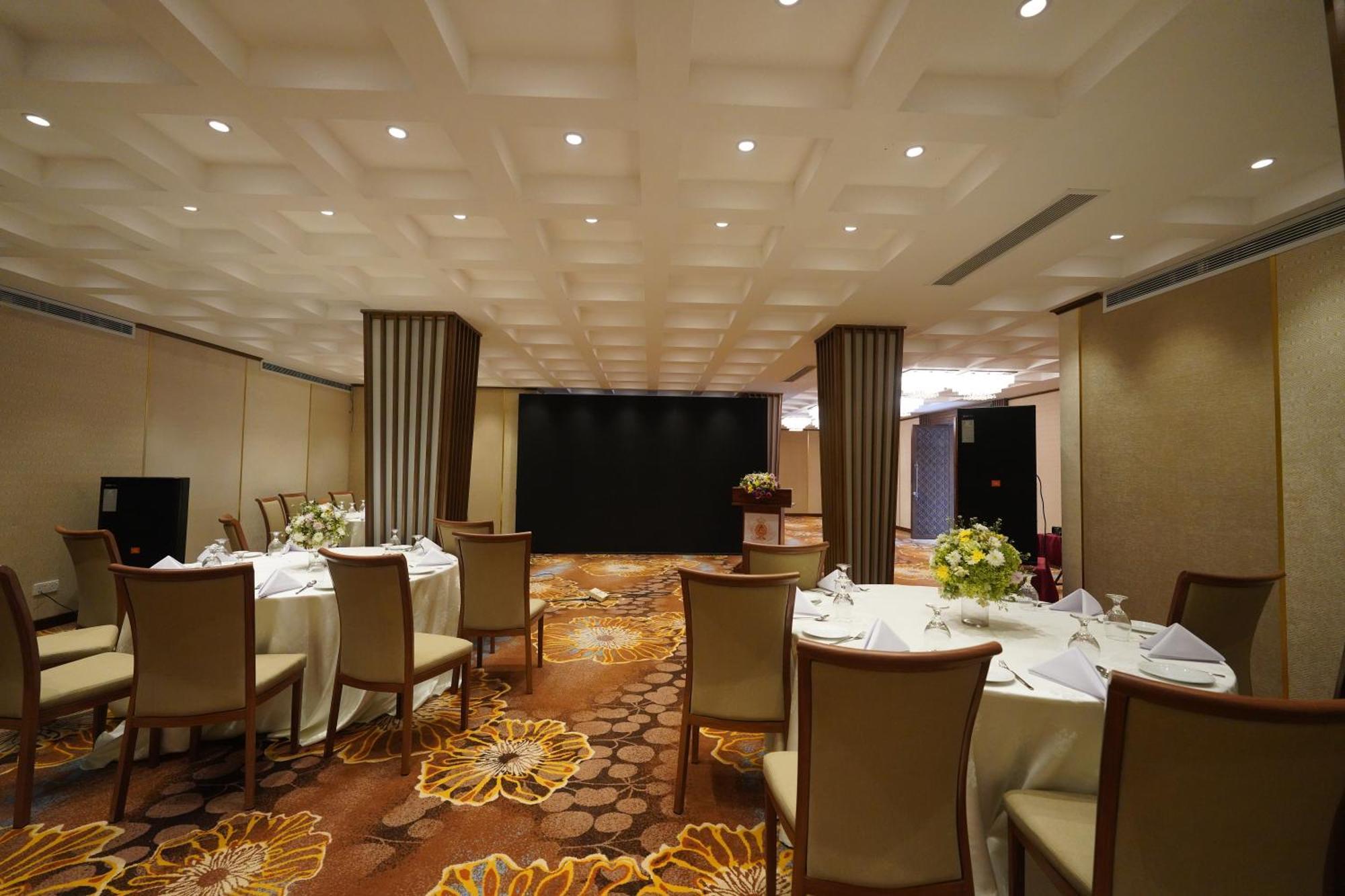 Hotel Grand Amanee 라트나푸라 외부 사진