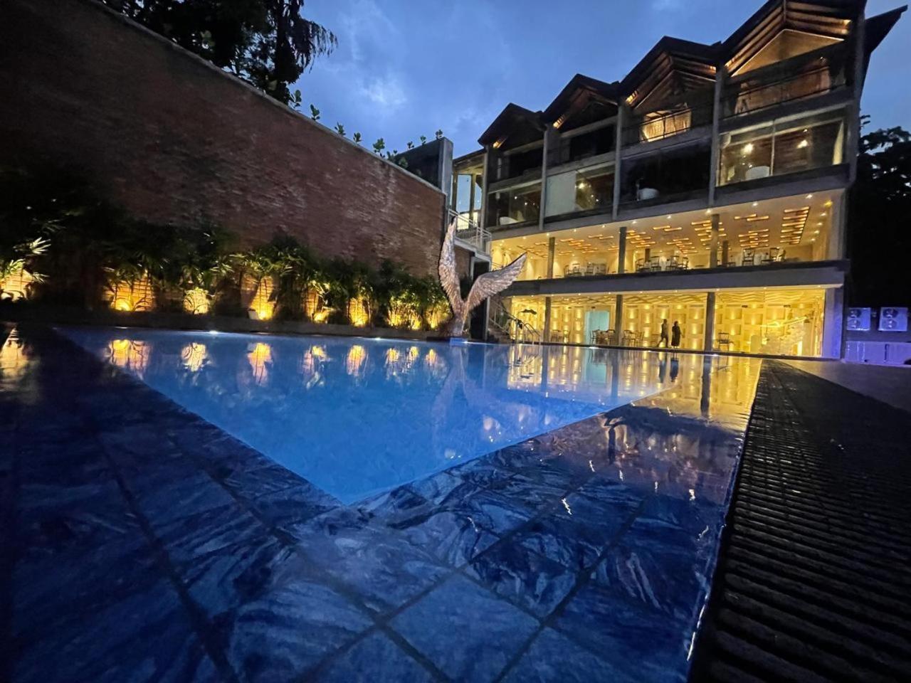 Hotel Grand Amanee 라트나푸라 외부 사진