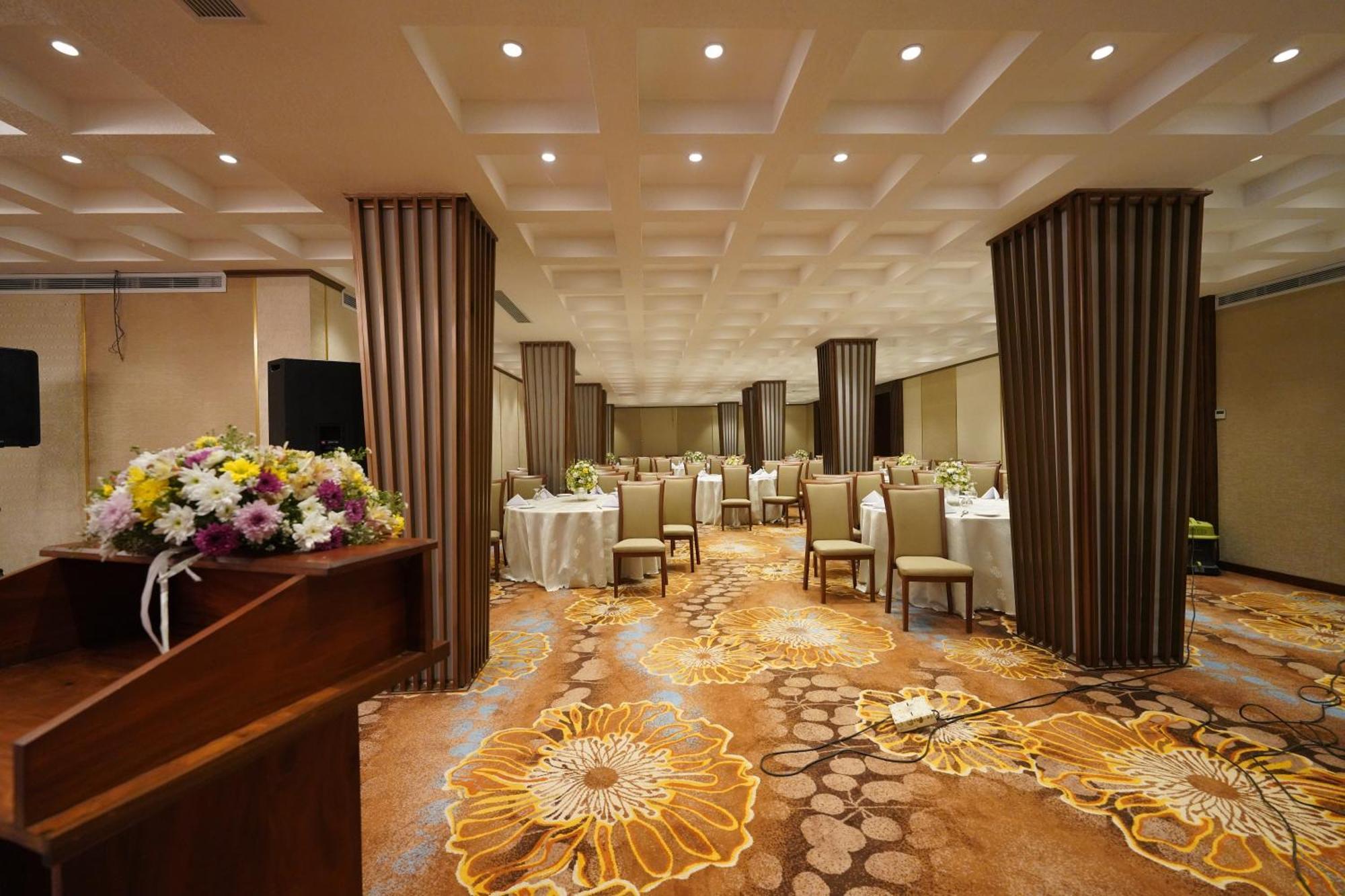 Hotel Grand Amanee 라트나푸라 외부 사진