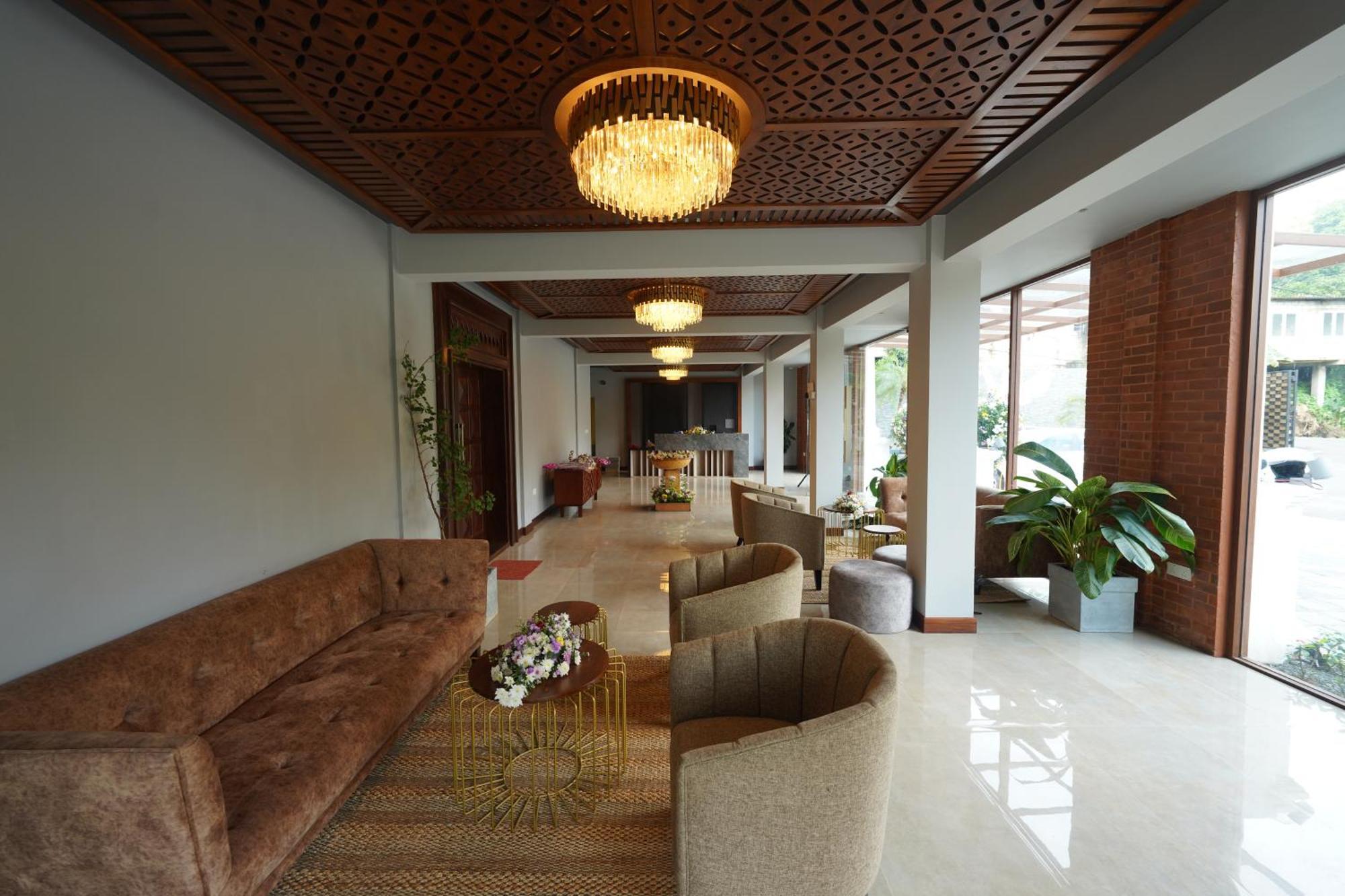 Hotel Grand Amanee 라트나푸라 외부 사진